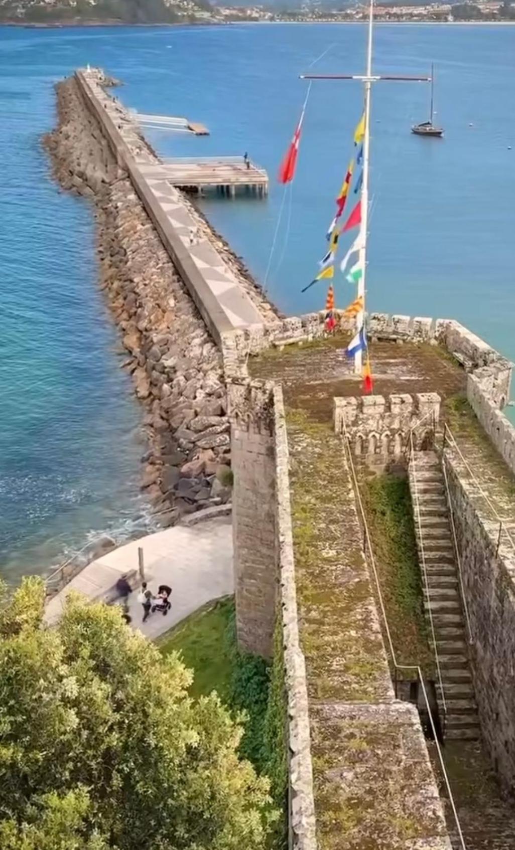 Estudio Impresionantes Vistas Con Terraza Y Piscina 바이오나 외부 사진